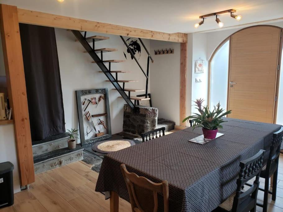 Villa L'Atelier De Jean à Velzic Extérieur photo